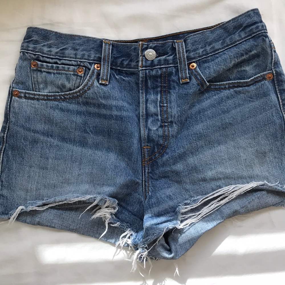 Levi’s Wedgie Fit Jean Short